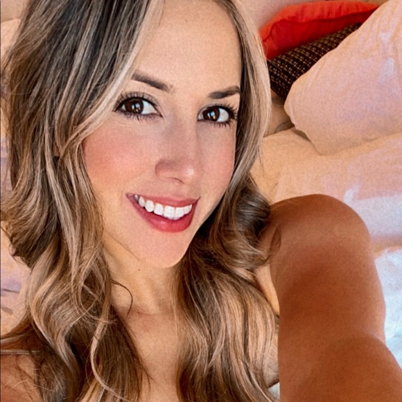 Meet your Posher, Madelyn - Picture 1 of 1